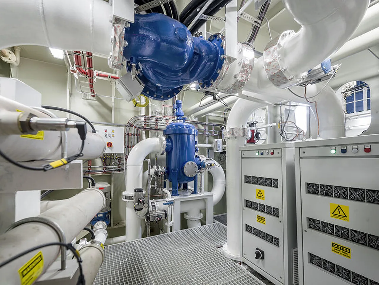 Bollfilter automatic filter installed in a ship's engine room